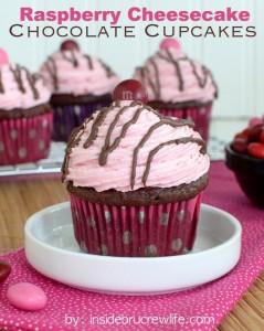 Raspberry-Cheesecake-Chocolate-Cupcakes-title