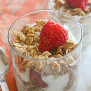 Maple Cinnamon Granola | The Bitter Side of Sweet #granola #breakfast