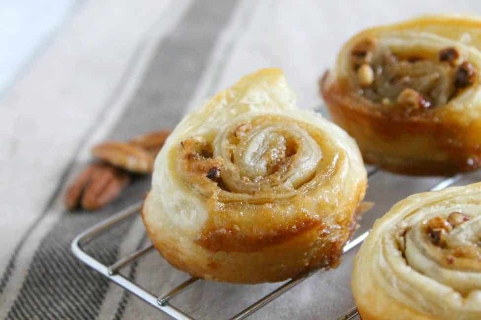 Pecan Pie Cinnamon Rolls | The Bitter Side of Sweet #pecan #pecanpie #breakfast #cinnamonrolls