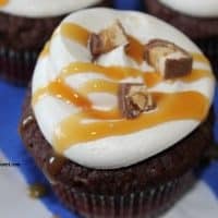 Snickers cupcakes