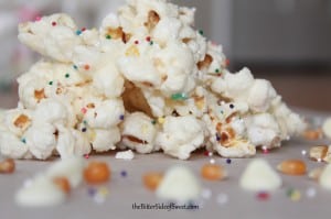 Funfetti Cake Mix Popcorn via thebittersideofsweet