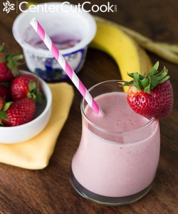 berry-banana-yogurt-smoothie-5