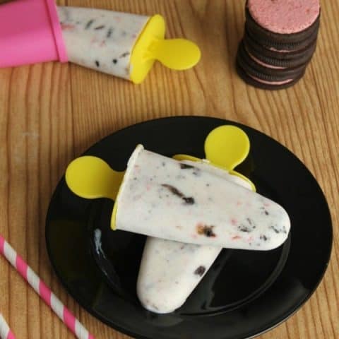 Berry Oreo Yogurt Popsicles