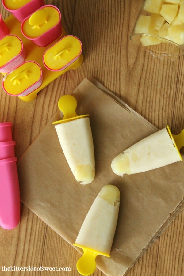 Pineapple Yogurt Popsicles - a healthy frozen dessert or snack (or breakfast!) | cupcakesandkalechips.com | #pops #greekyogurt #glutenfree