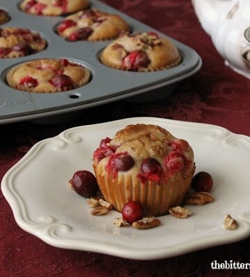 Cranberry Pecan Muffins | The Bitter Side of Sweet #cranberry