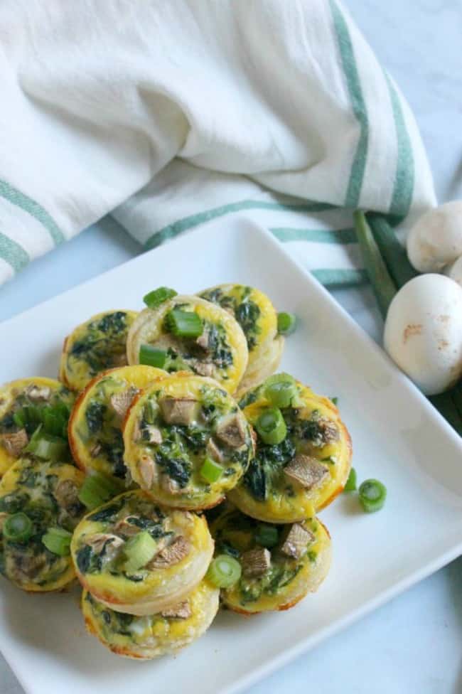 Spinach Mushroom Quiche Bites | The Bitter Side of Sweet #mushrooms #egg #appetizer #puffpastry