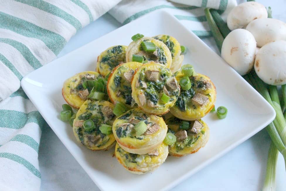 Spinach Mushroom Quiche Bites | The Bitter Side of Sweet #mushrooms #egg #appetizer #puffpastry