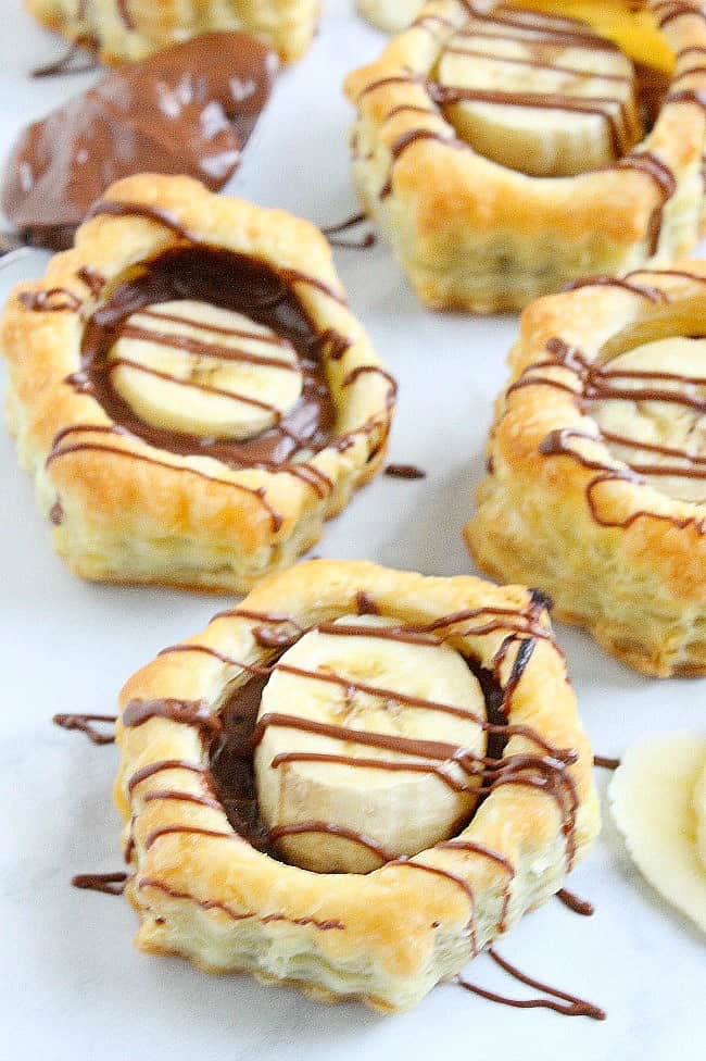 Banana Nutella Puff Pastry Cups | The Bitter Side of Sweet #nutella #puffpastry #chocolate #banana #dessert