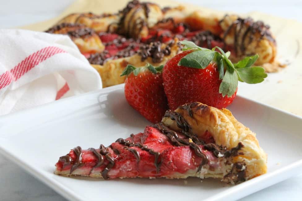 Puff Pastry Chocolate Strawberry Galette | The Bitter Side of Sweet #strawberry #chocolate #dessert #ValentinesDay