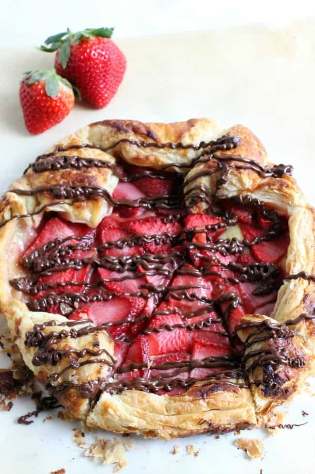 Puff Pastry Chocolate Strawberry Galette | The Bitter Side of Sweet #strawberry #chocolate #dessert #ValentinesDay