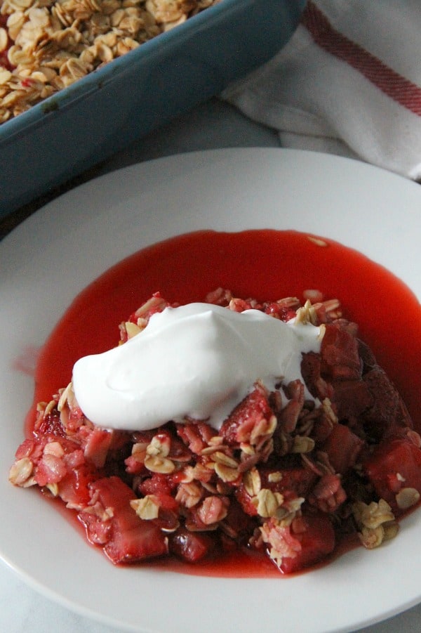 Easy Strawberry Crisp Recipe