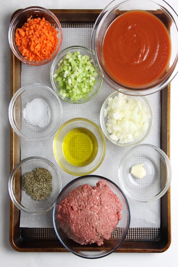 Classic Homemade Pasta Sauce ingredients