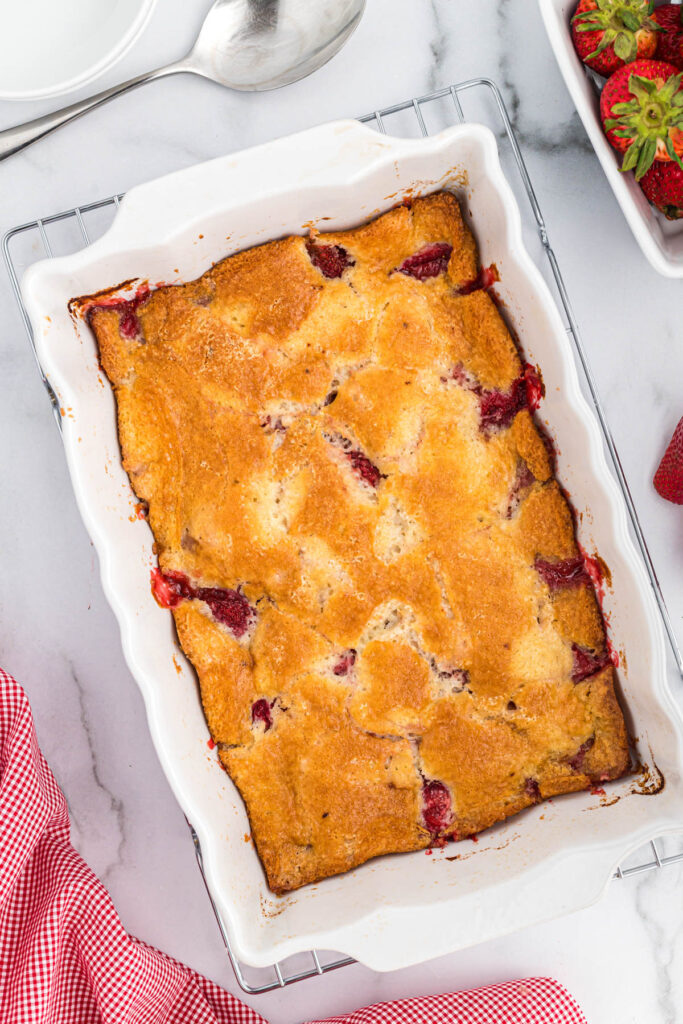 overhead view of cobbler in large dish.