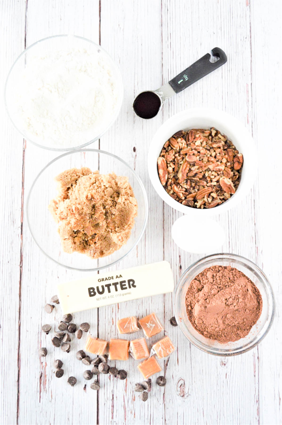 ingredients for chocolate turtle cookies